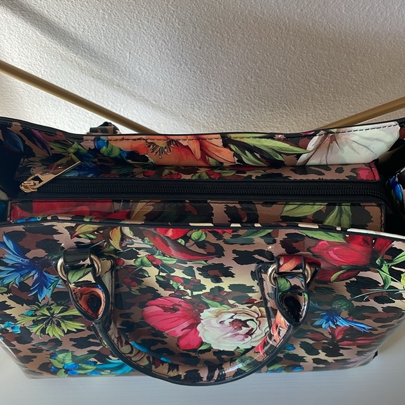 Versona Multicolored Leopard Print Purse w/ Crossbody (2) - Picture 5 of 13